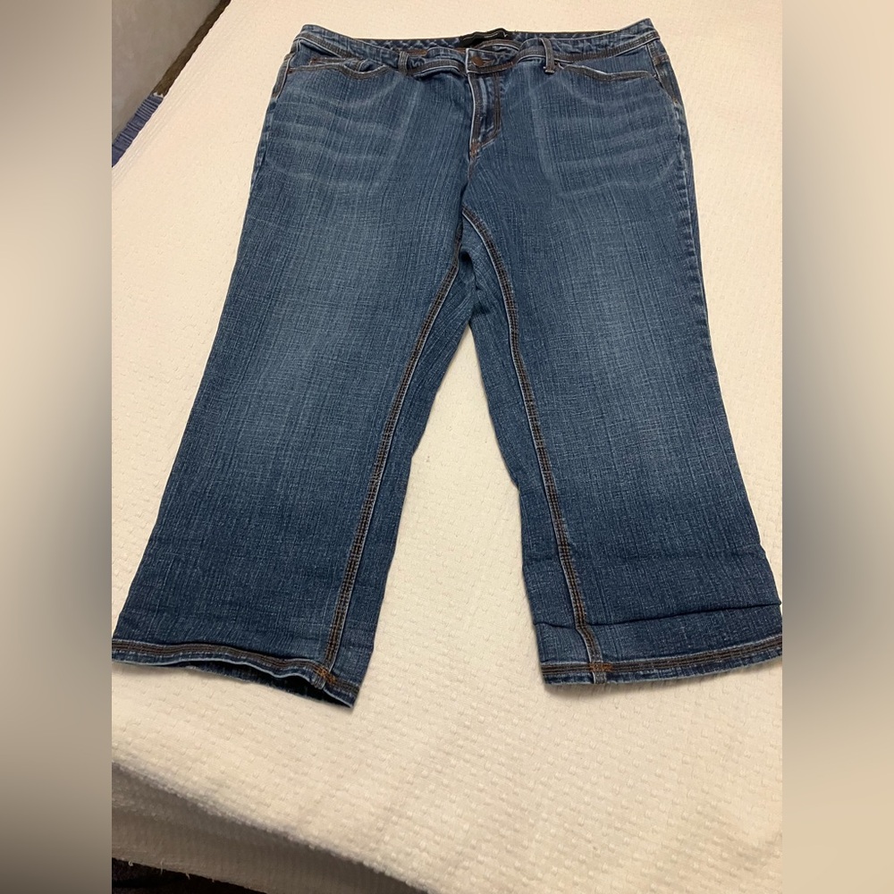 Venezia‎ Medium Wash cropped/capri jeans Women’s size 18 5 pocket design
